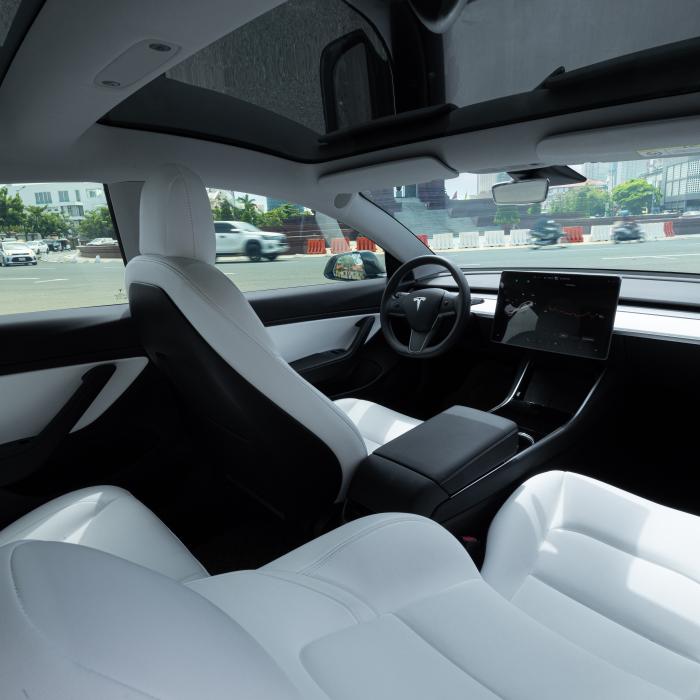 Românii, tot mai atraşi de maşinile electrice. Câte au fost achiziţionate în 2022