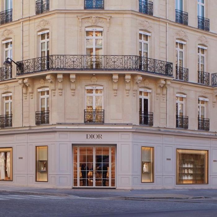 LVMH: Fiica lui Bernard Arnault va conduce Christian Dior Couture