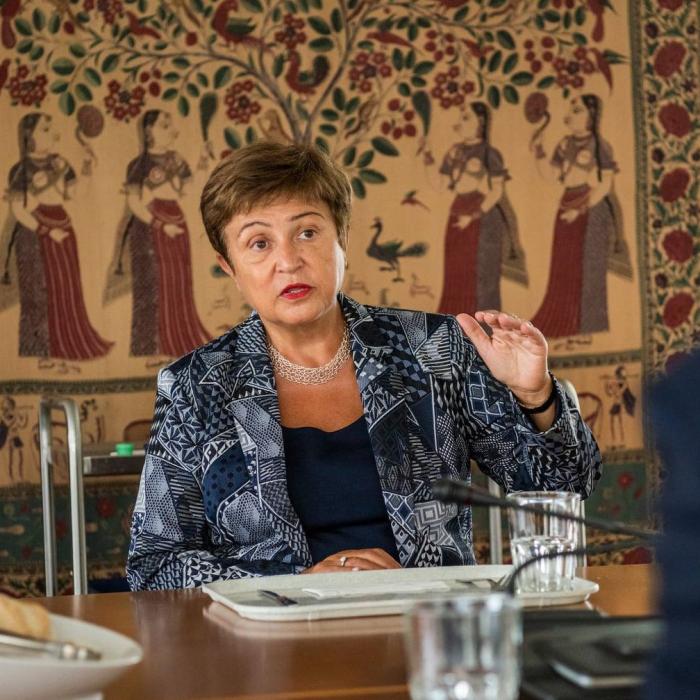FMI trage un semnal de alarmă: 2023 va fi anul tensiunilor sociale 