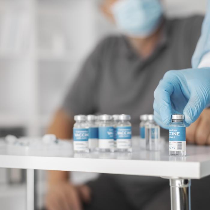 Pfizer va vinde vaccinuri și medicamente la preț redus 