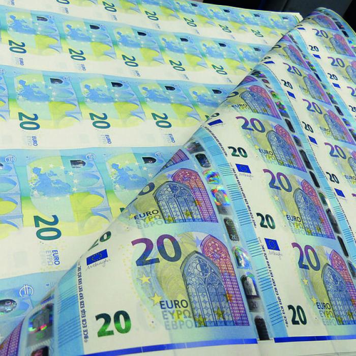 România împrumută două miliarde de euro prin redeschiderea unor emisiuni de obligaţiuni