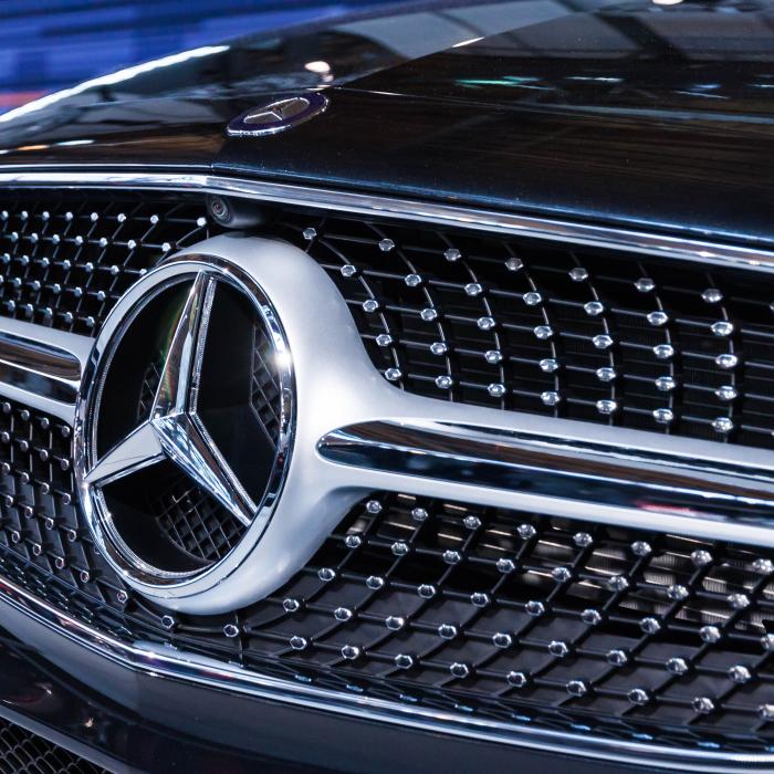 Criză-criză, dar cererea de maşini de lux a crescut. Anunţul Mercedes