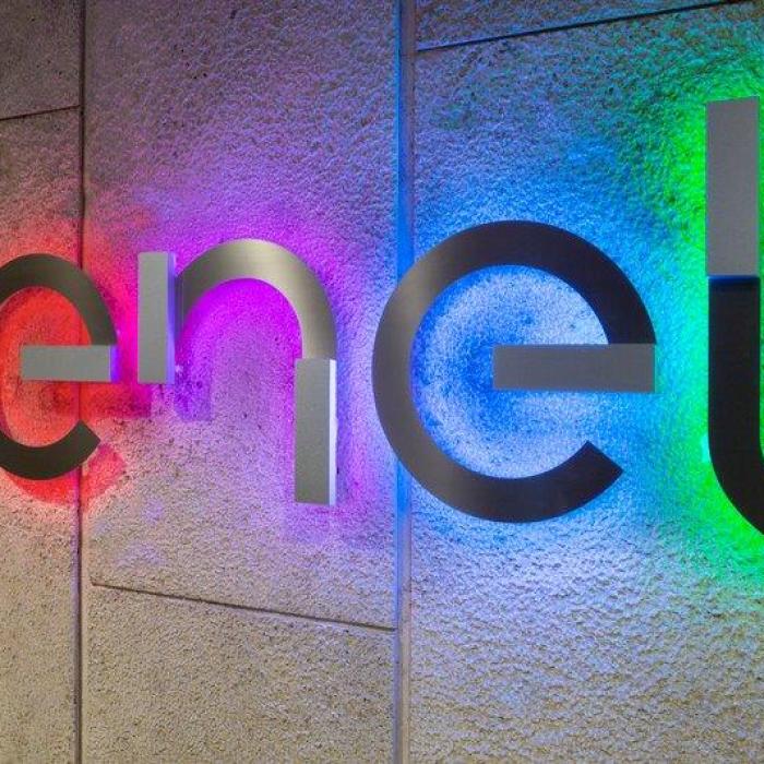 Comisia Europeană apreciază donaţia Enel de panouri fotovoltaice către Ucraina
