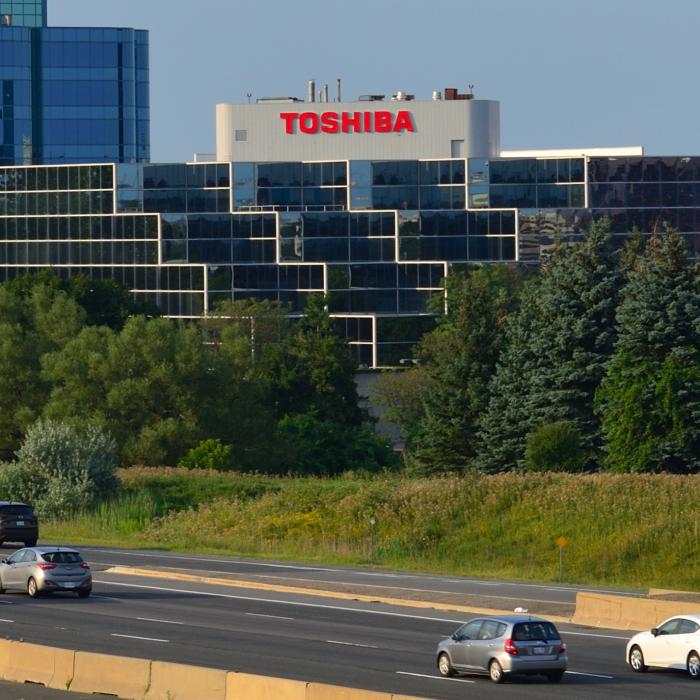 Gigantul Toshiba acceptă să fie cumpărat, după ani de eșecuri și scandaluri 