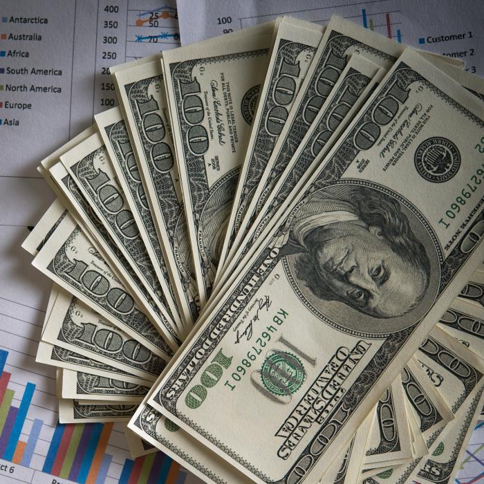 Băncile străine stau la coadă pentru a obține dolari de la FED