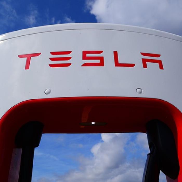 Tesla, decizie disperată legată de prețul vehiculelor sale electrice 