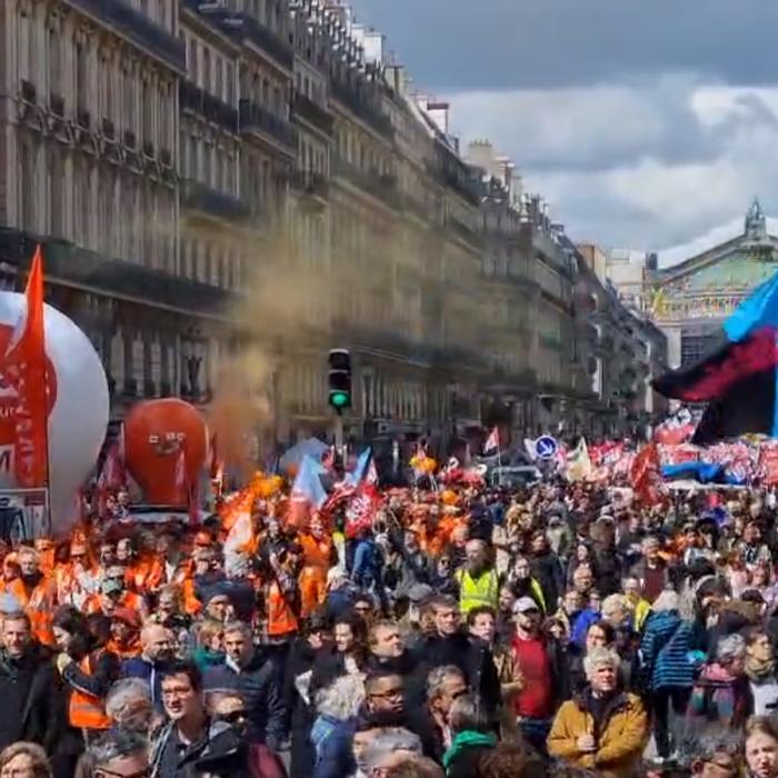 Tensiuni în marile orașe din Franța. Ciocniri violente între protestatari și forțele de ordine