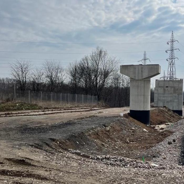 România încă mai are 23.727 km de drumuri pietruite şi de pământ. Date INS