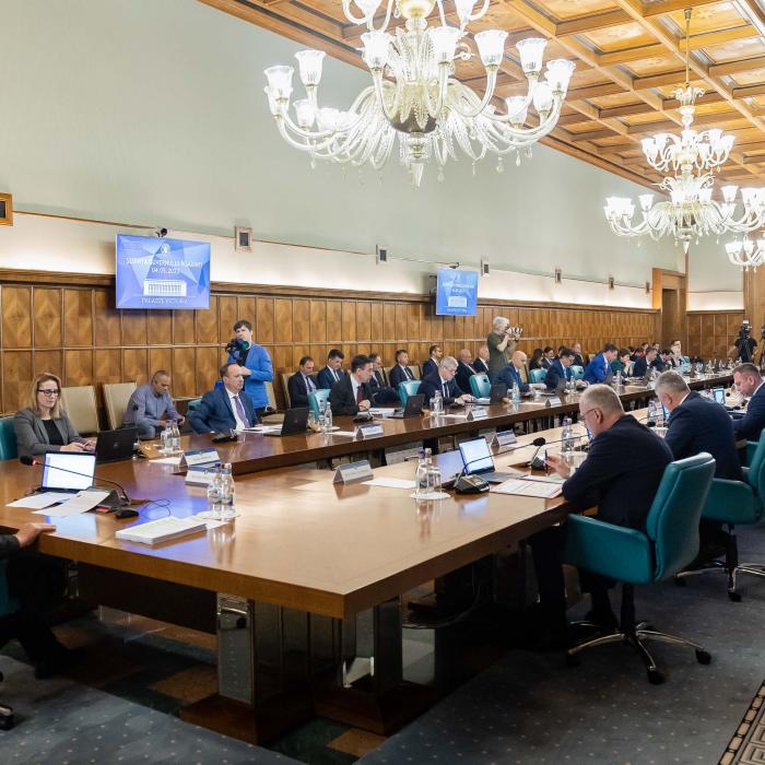 Detalii despre cele mai importante hotărâri luate, joi, de Guvern, pentru români şi pentru mediul de afaceri