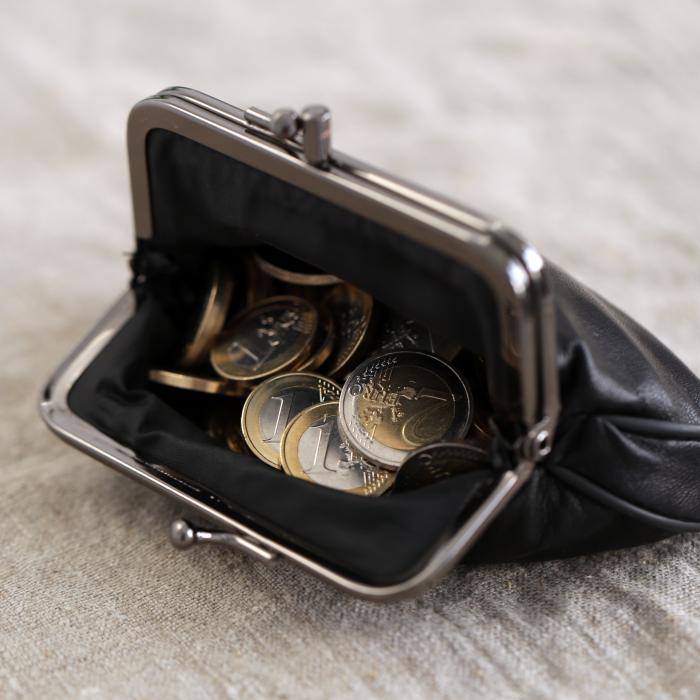 Plata salariilor. Schimbări importante prevăzute într-un proiect aflat la votul decisiv