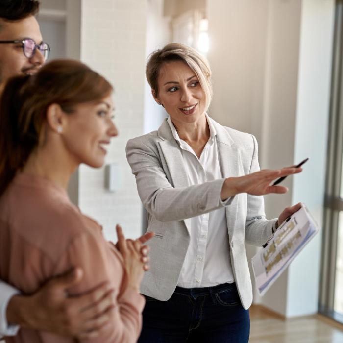 Noi reguli și obligații pentru intermediarii imobiliari