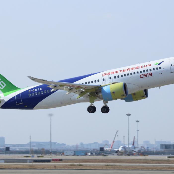 Concurentul chinez al A320 și Boeing 737Max efectuează primul zbor