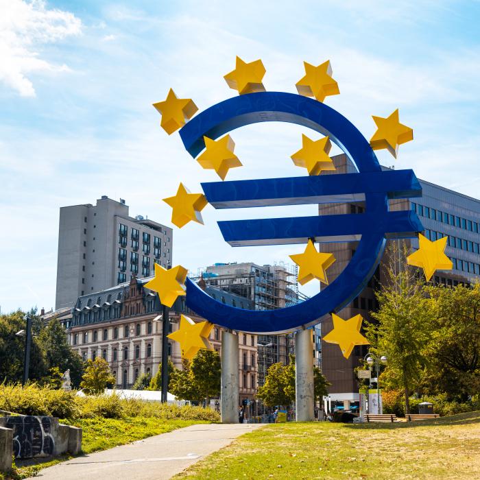 Comerţul dintre UE şi Rusia a trecut de la un deficit de 18,4 miliarde de euro la un surplus de 200 milioane de euro