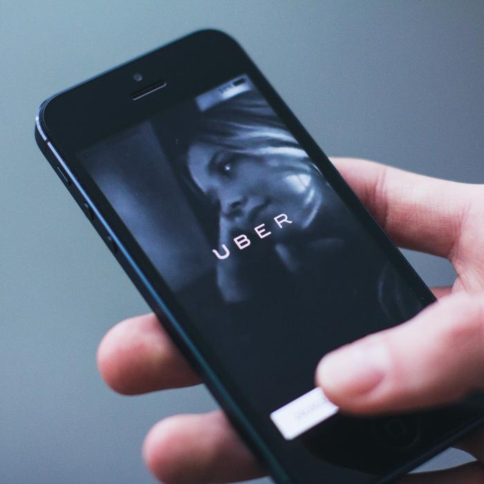 Modificări privind drepturile muncitorilor din economia informală. Reacţia grupului din care fac parte Uber, Bolt şi Glovo