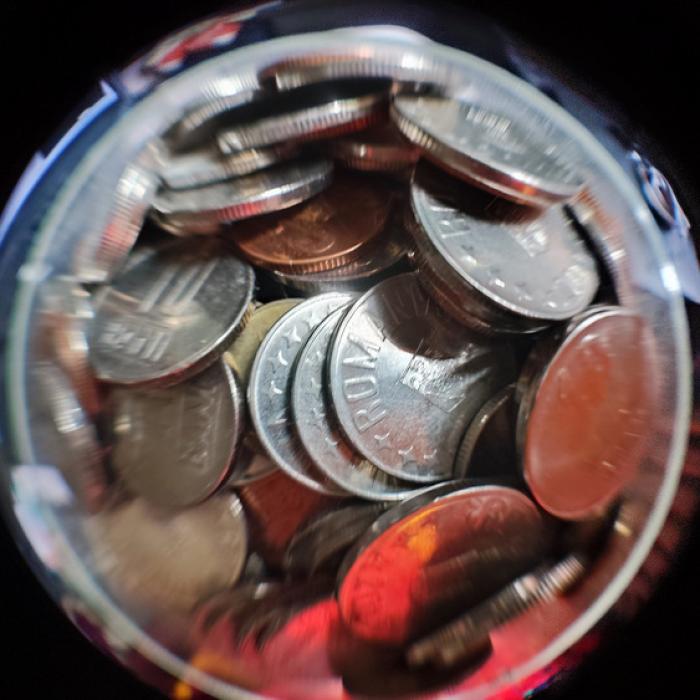 Cursul valutar. Leul urcă față de euro și dolar. Aurul se ieftinește puțin