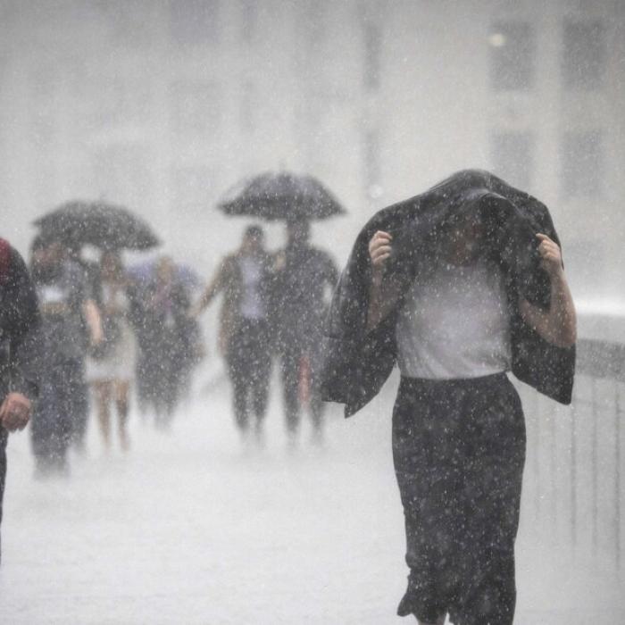 Avertizare nowcasting Cod portocaliu pentru trei județe. Vizate, fenomene periculoase