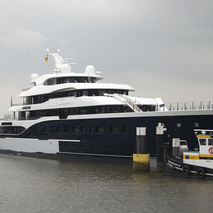 Superiahtul lui Bernard Arnault, interzis la Napoli