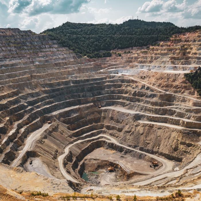 De câţi ani e nevoie pentru ca oferta de minerale rare să facă faţă cererii, în contextul noilor tehnologii
