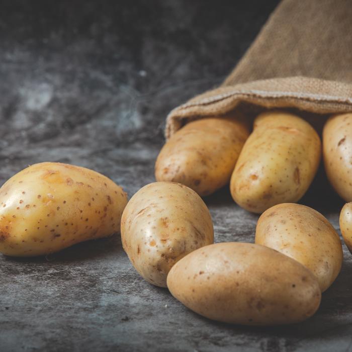 Cifrele zilei! Zahărul s-a scumpit cu 55%, cartofii, cu 32,46%, uleiul s-a ieftinit