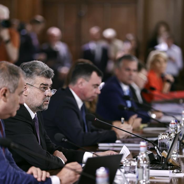 Guvernul reia discuţiile privind modificările fiscale şi reducerea cheltuielilor