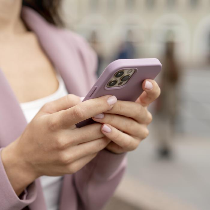 Ordin venit de sus: Fără iPhone-uri la locul de muncă