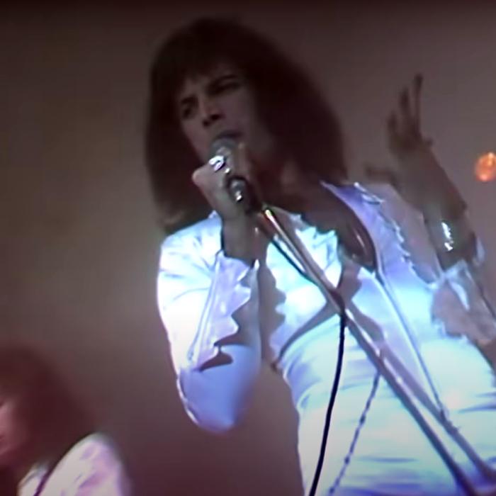 Bijuteriile lui Freddie Mercury, succes răsunător la licitația organizată de Sotheby's