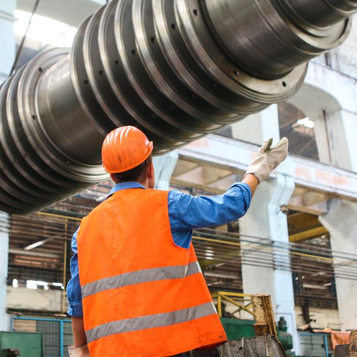 Producţia industrială a României, în scădere. INS, cifre oficiale