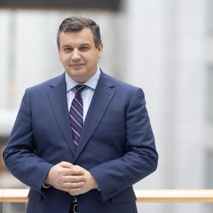 Europarlamentarii Eugen Tomac şi Vlad Botoş cer anchetarea relaţiilor Austriei cu Rusia