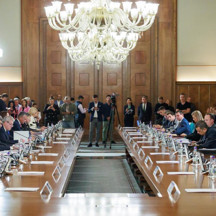 Şedinţă de Guvern, vineri, 20 octombrie. Decizii importante pentru cetăţeni şi pentru mediul economic