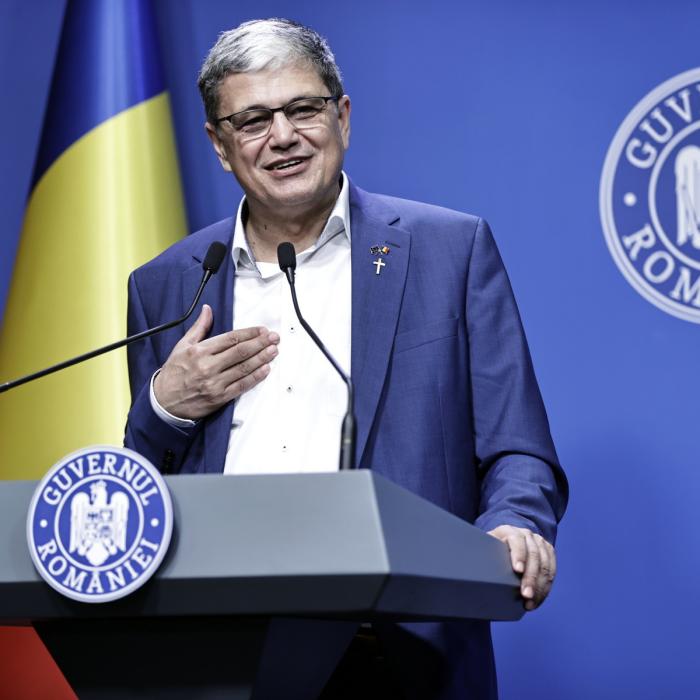 Boloș a explicat de ce taie banii de petreceri de Crăciun și Anul Nou