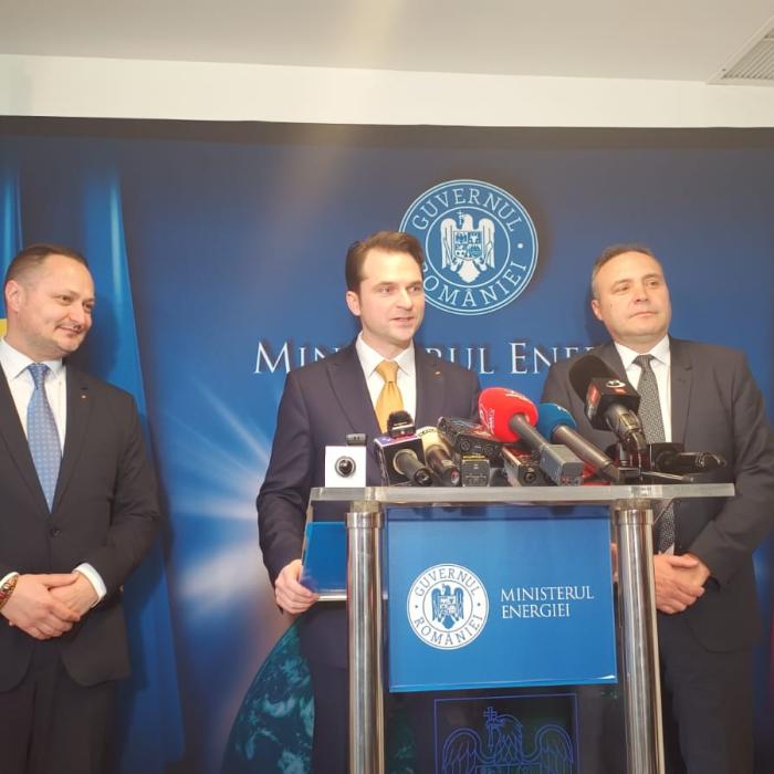 Sprijin pentru persoanele cu venituri reduse. Donații pentru lemne de foc în această iarnă. Ministerul Energiei și AEI, în parteneriat