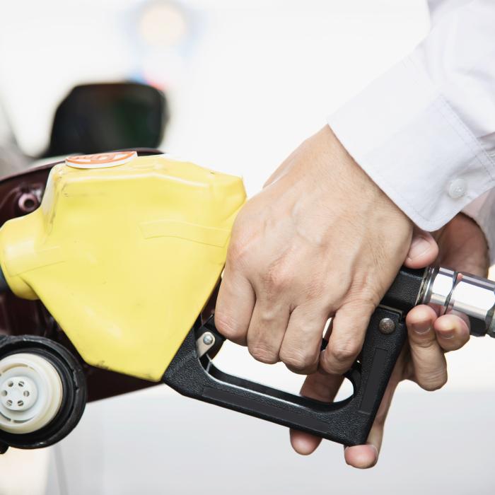 Benzina și motorina s-au scumpit. Prețul carburanților pentru astăzi, 14 noiembrie 