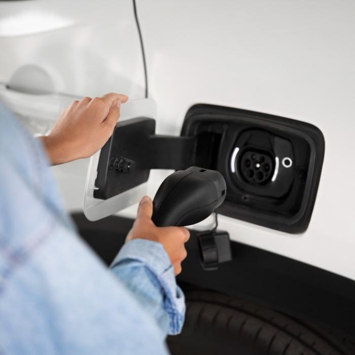 Șeful Renault încearcă să câștige încrederea investitorilor înainte de lansarea IPO-ului Ampere