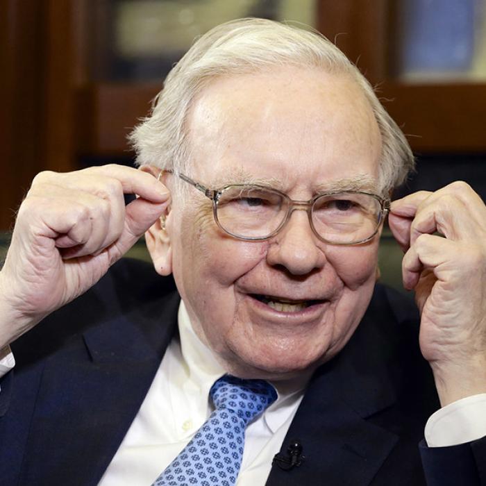 Warren Buffett spune că poate elimina în cinci minute deficitul american