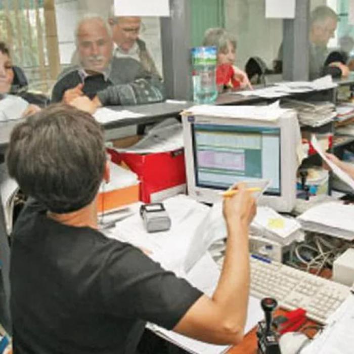 Salarii majorate pentru unii angajați. Legea, promulgată de președinte