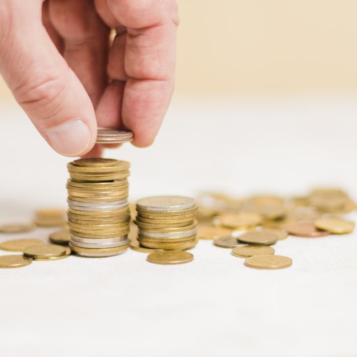 Curs valutar BNR, 13 decembrie 2023. Moneda naţională scade în raport cu euro şi dolarul