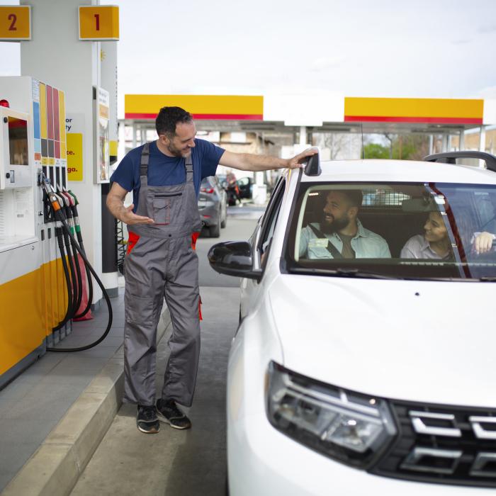 Prețul la pompă al combustibililor. Petrolul, la cel mai mic preț din ultimele șase luni