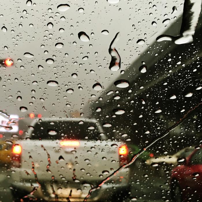 Va ploua abundent în 12 județe ale țării. ANM a emis Cod portocaliu