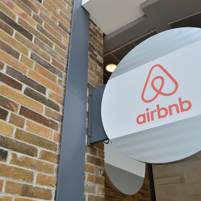 Airbnb va plăti peste jumătate de miliard de euro statului italian pentru taxele proprietarilor