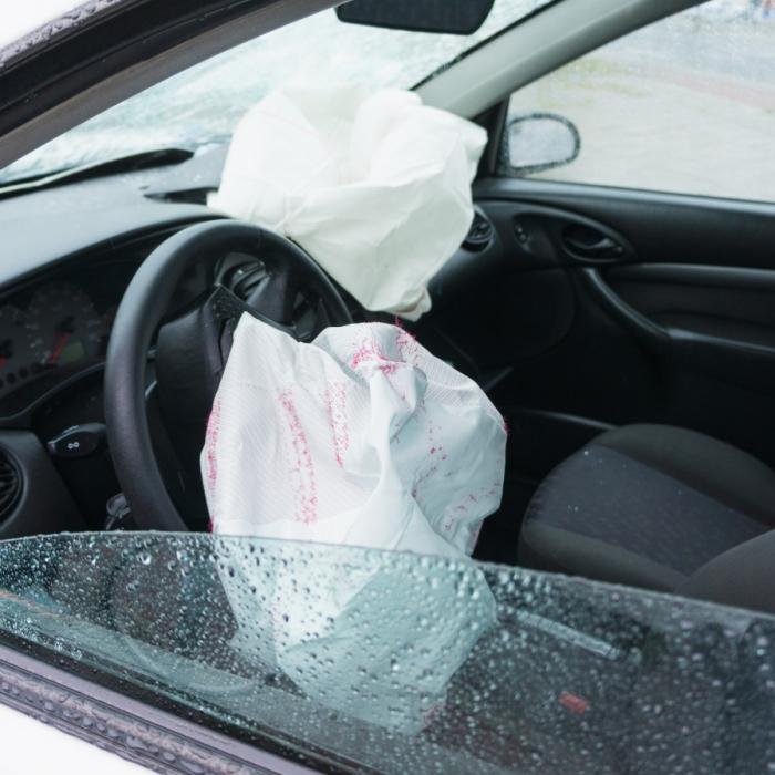 Doi mari producători de airbaguri ar putea rechema în service multe mărci cunoscute de automobile