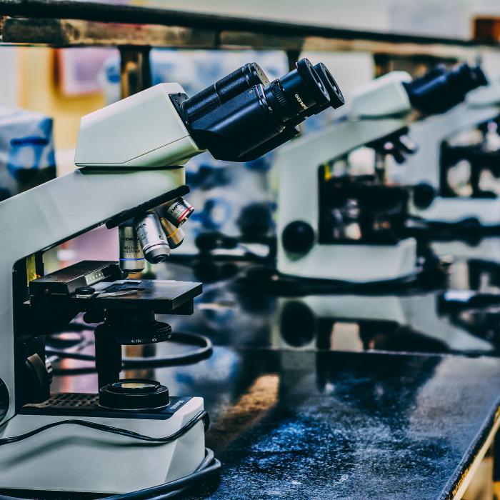 Terapii celulare. AstraZeneca a lansat o nouă ofensivă împotriva cancerului