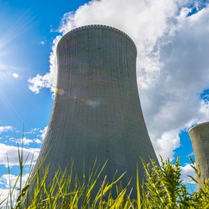 Marea Britanie va construi cea mai mare centrală nucleară dezvoltată în ultimii 70 ani