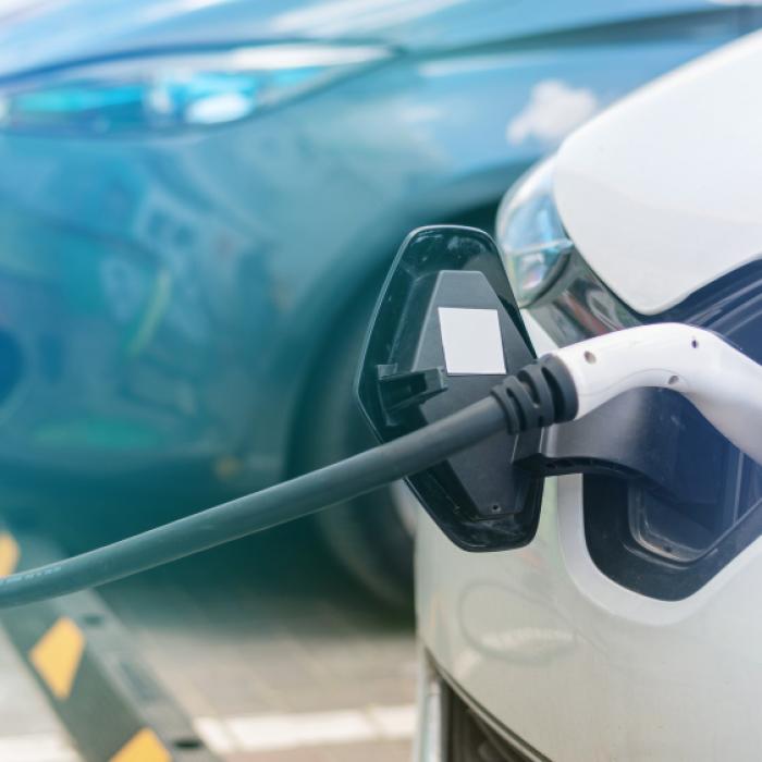 Ce pregătesc marii producători de baterii pentru industria mașinilor electrice