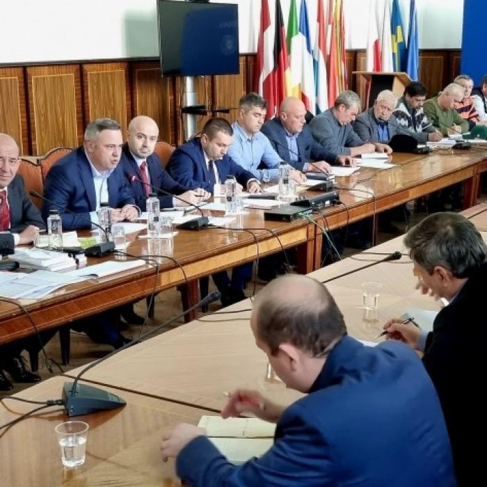 Fermierii din sectorul bovin, discuţii cu ministrul Agriculturii. Care sunt revendicările