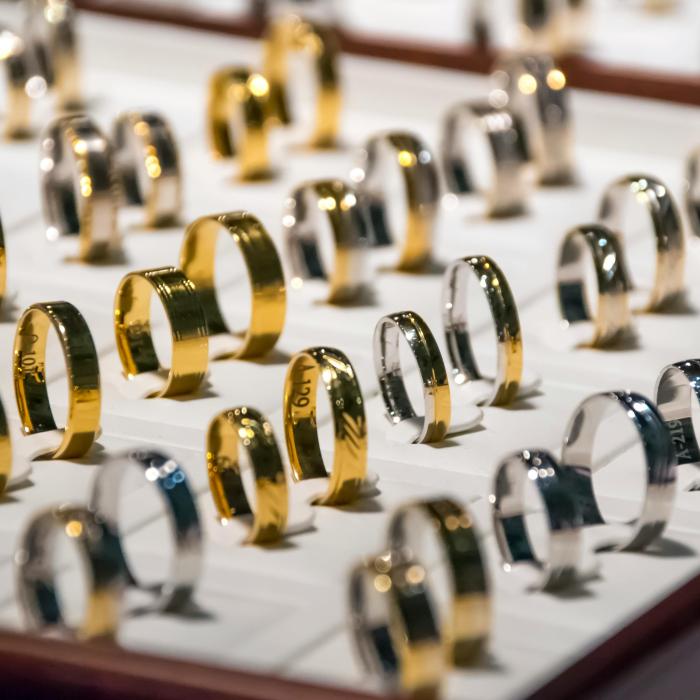 Noi reglementări pentru protejarea românilor la achiziţionarea de bijuterii 