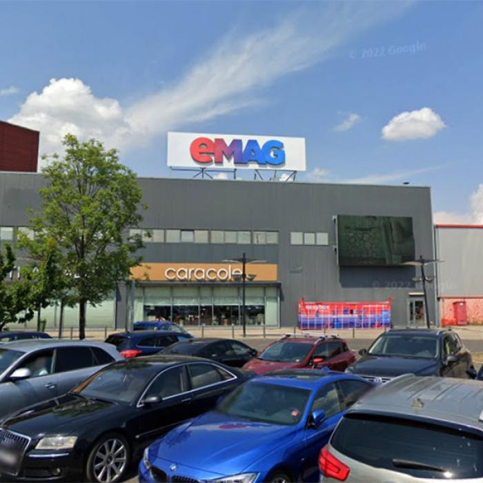 Cele peste 8 milioane de pisici și câini din casele românilor au de astăzi shopul lor, pe eMAG