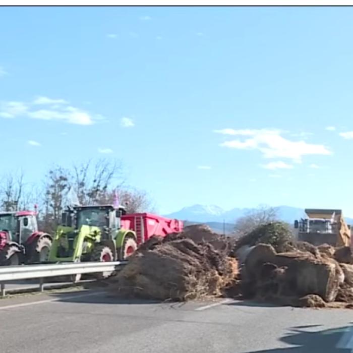 Furia agricultorilor pune în încurcătură Guvernul Franței