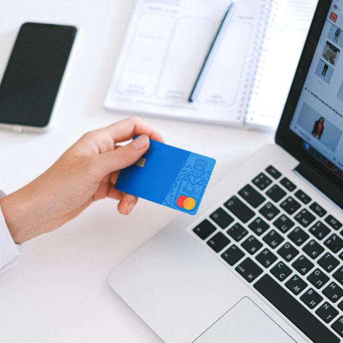 Numărul românilor care au făcut, în 2023, cumpărături online a sărit de 10 milioane