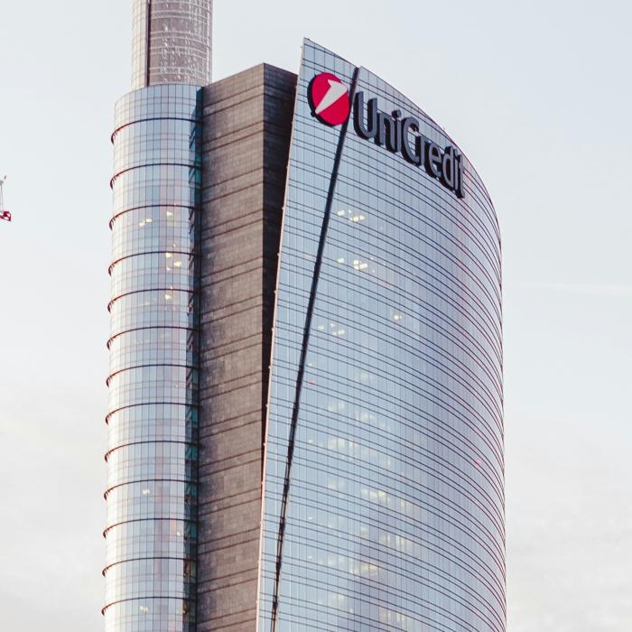 Unicredit își face casă nou pentru un miliard de euro