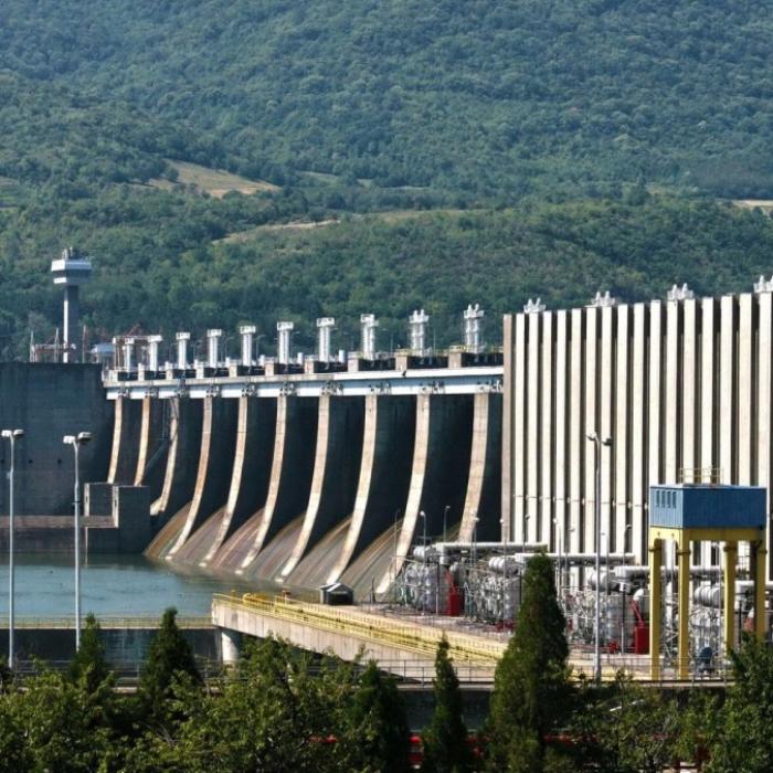 DSU: Incendiu la un transformator de la barajul Porțile de Fier 1